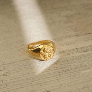 CLOSING SALE!❤️Angelo Engraved Signet Ring